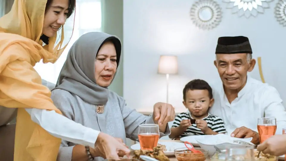 Fasting-during-Ramadan-for-older-people