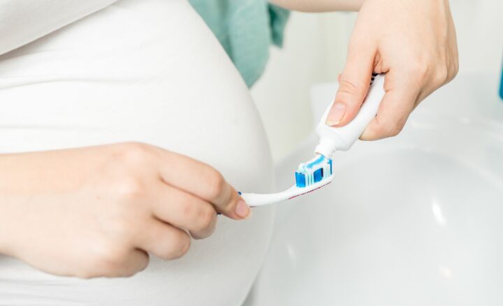 Essential Guide to Oral Health During Pregnancy - main pic